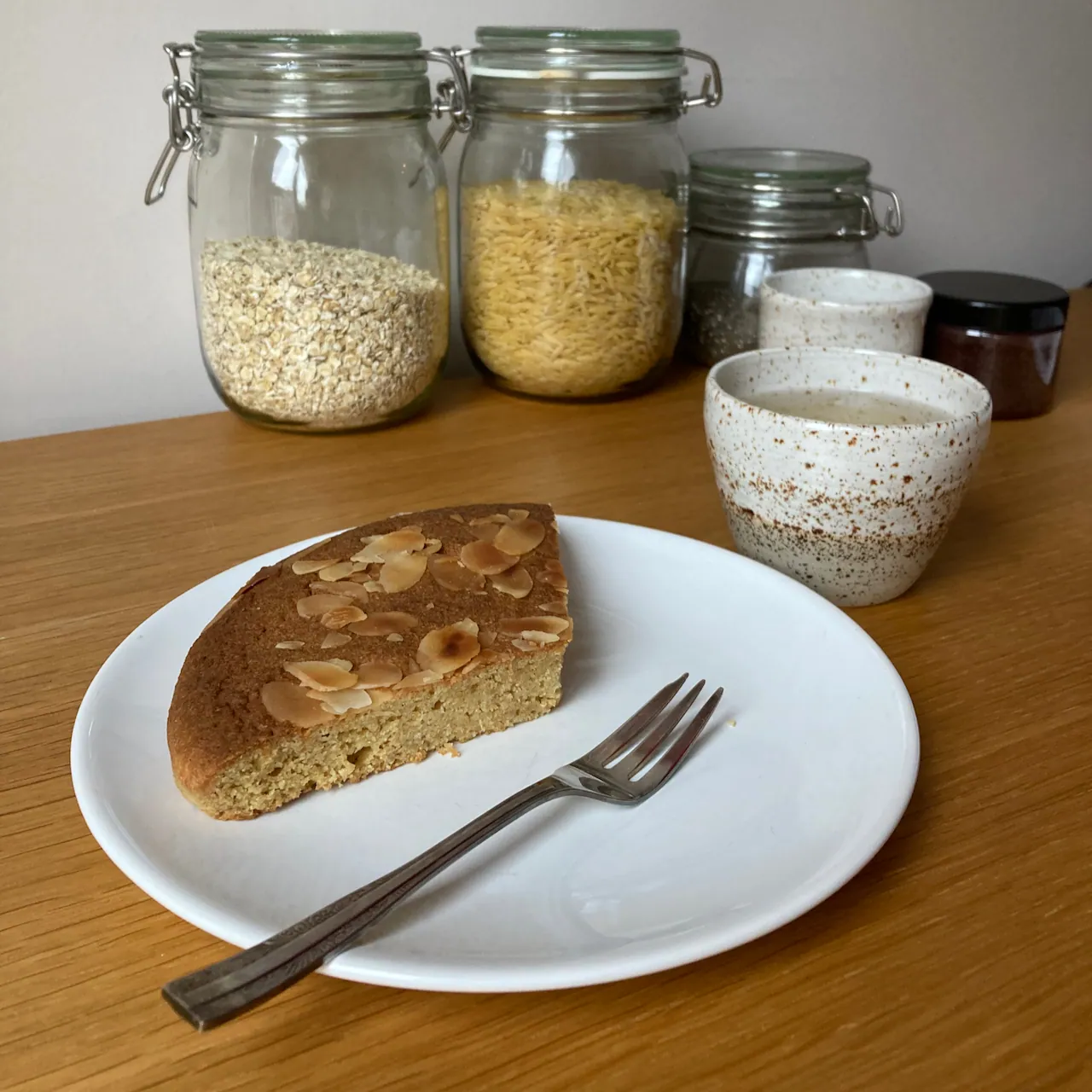 IMG_1810 Part de gateau aux amandes